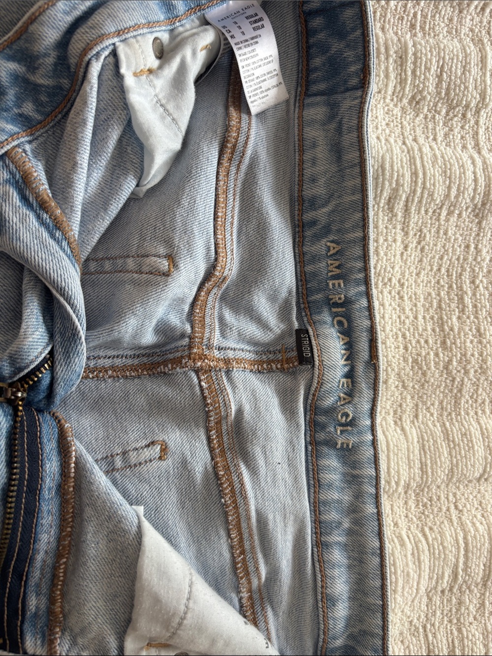 American Eagle Outfitters Light Blue Straight Leg Jeans - Picture 5 of 8